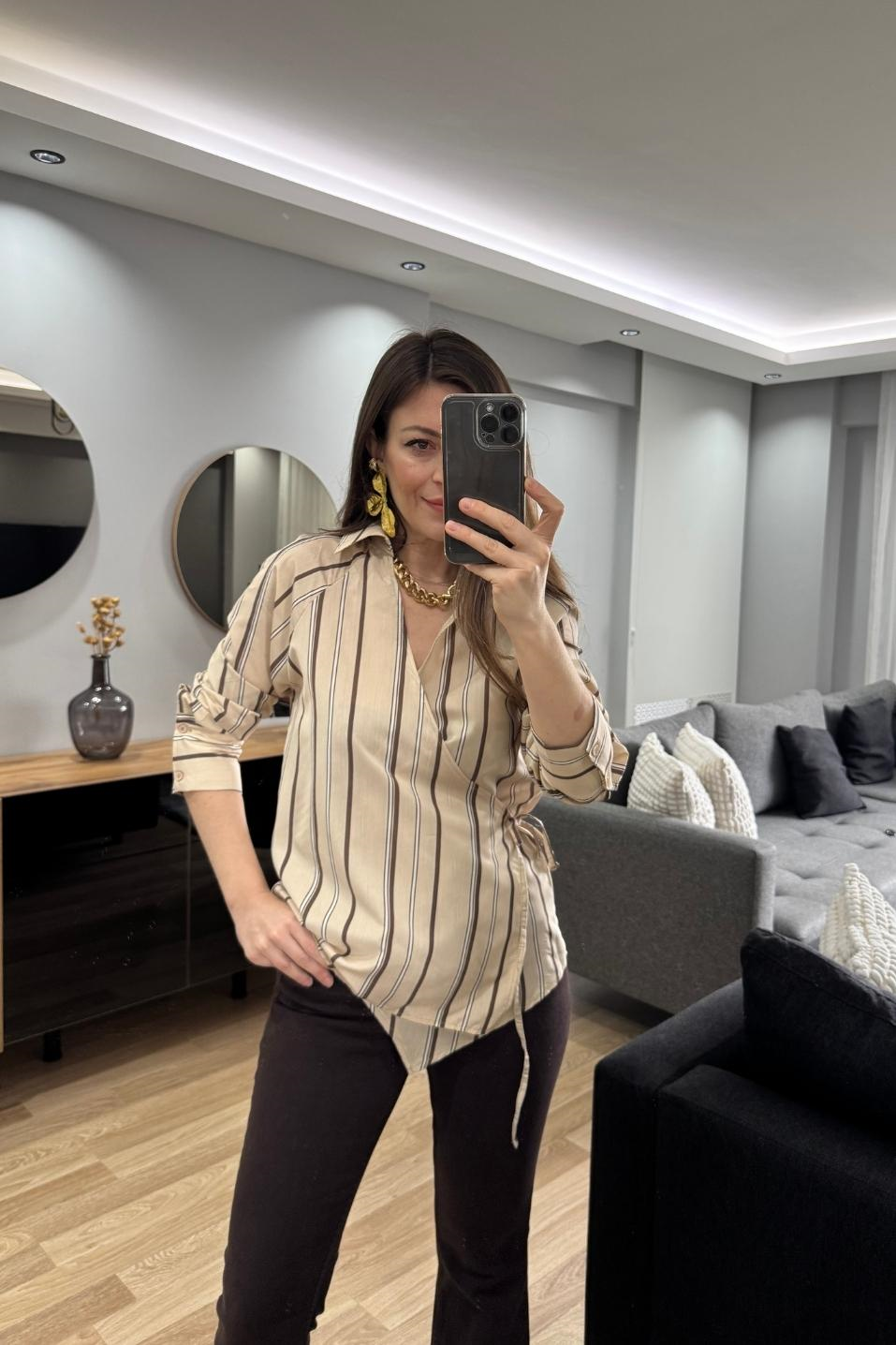 Mocha Lİne Bağlama Detaylı Kruvaze Gömlek Bej
