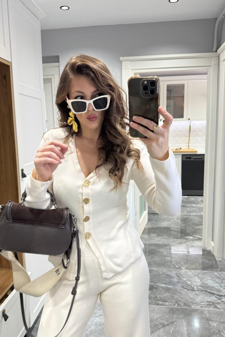 Gold Düğmeli Triko Hırka Krem