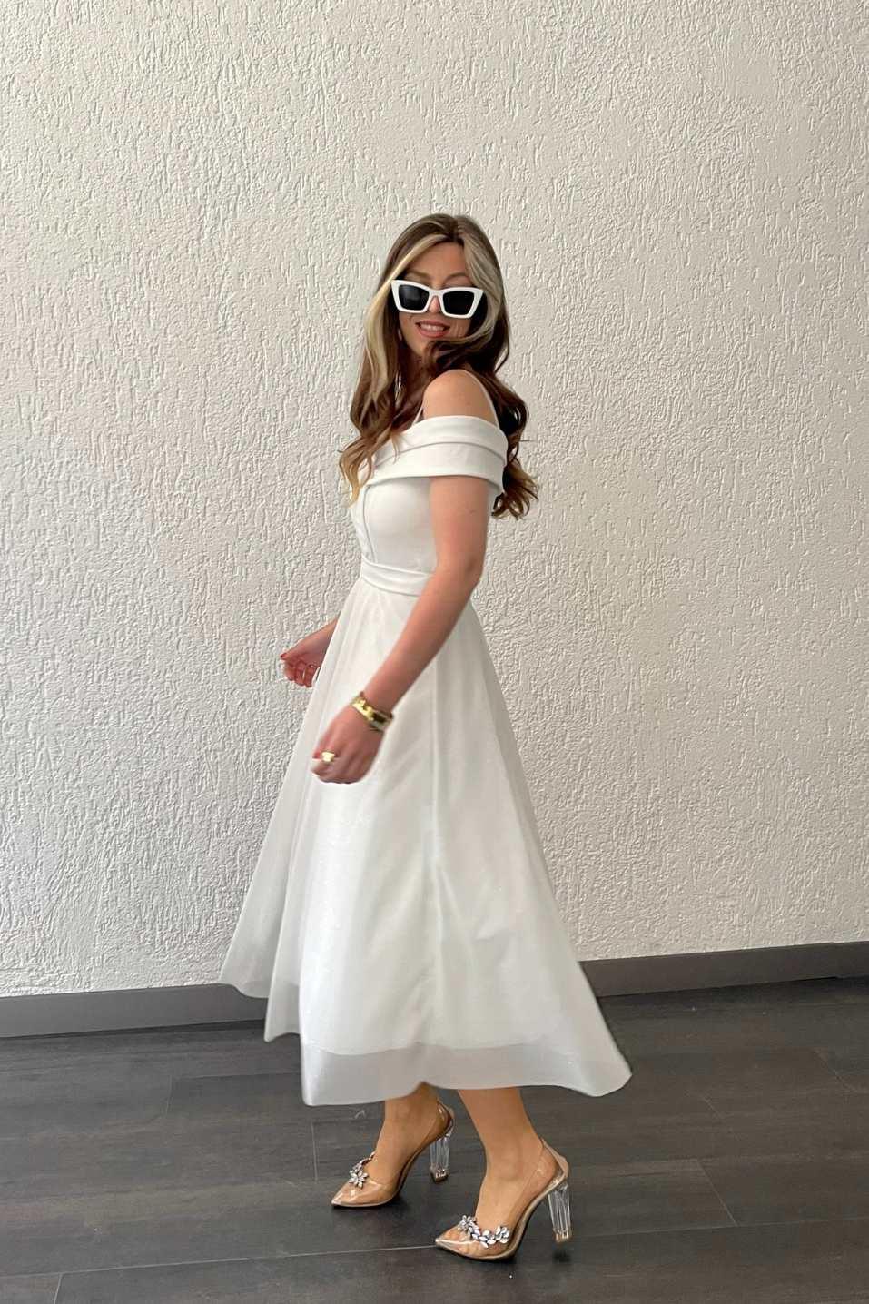 Simli Madonna Yaka Elbise Beyaz
