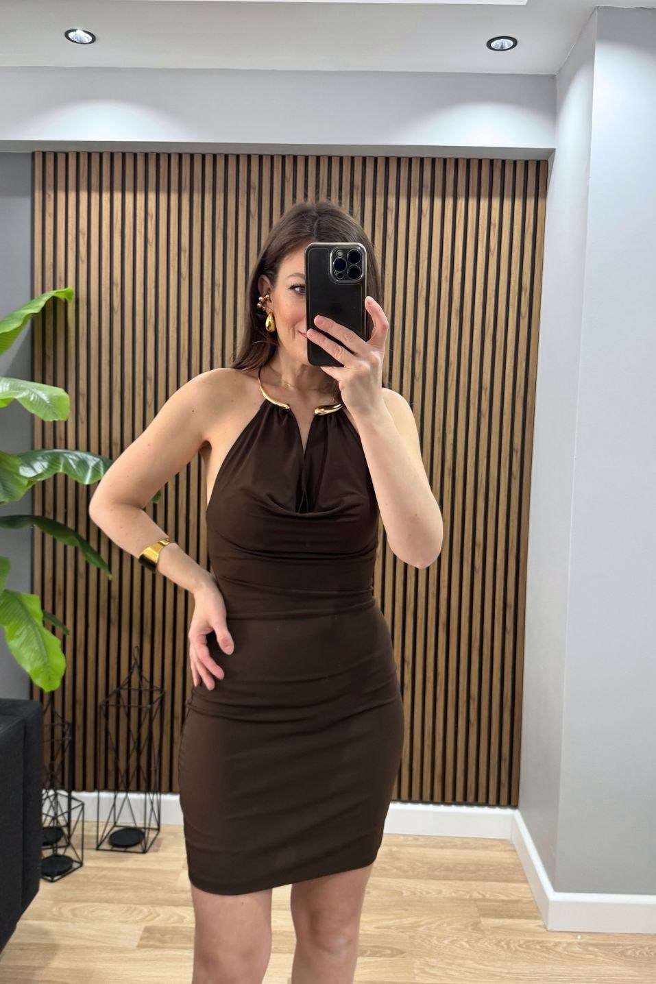 Elan Aksesuarlı Mini Elbise Kahverengi