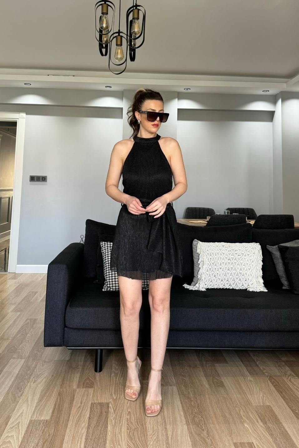 Simli Halter Yaka Kuşaklı Mini Elbise Siyah
