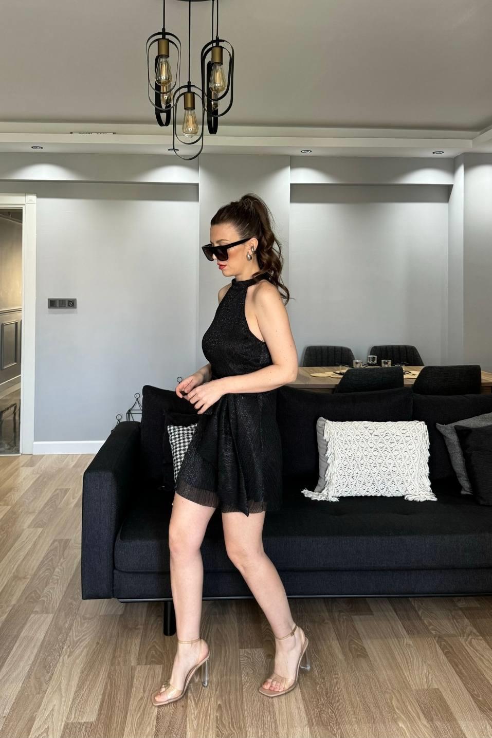 Simli Halter Yaka Kuşaklı Mini Elbise Siyah