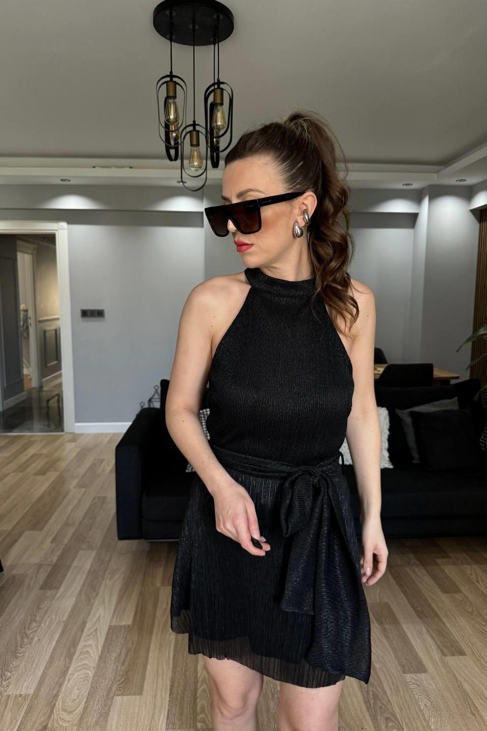 Simli Halter Yaka Kuşaklı Mini Elbise Siyah