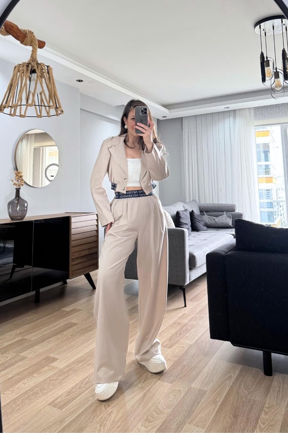 Bel Lastik Detaylı Pantolon Bej