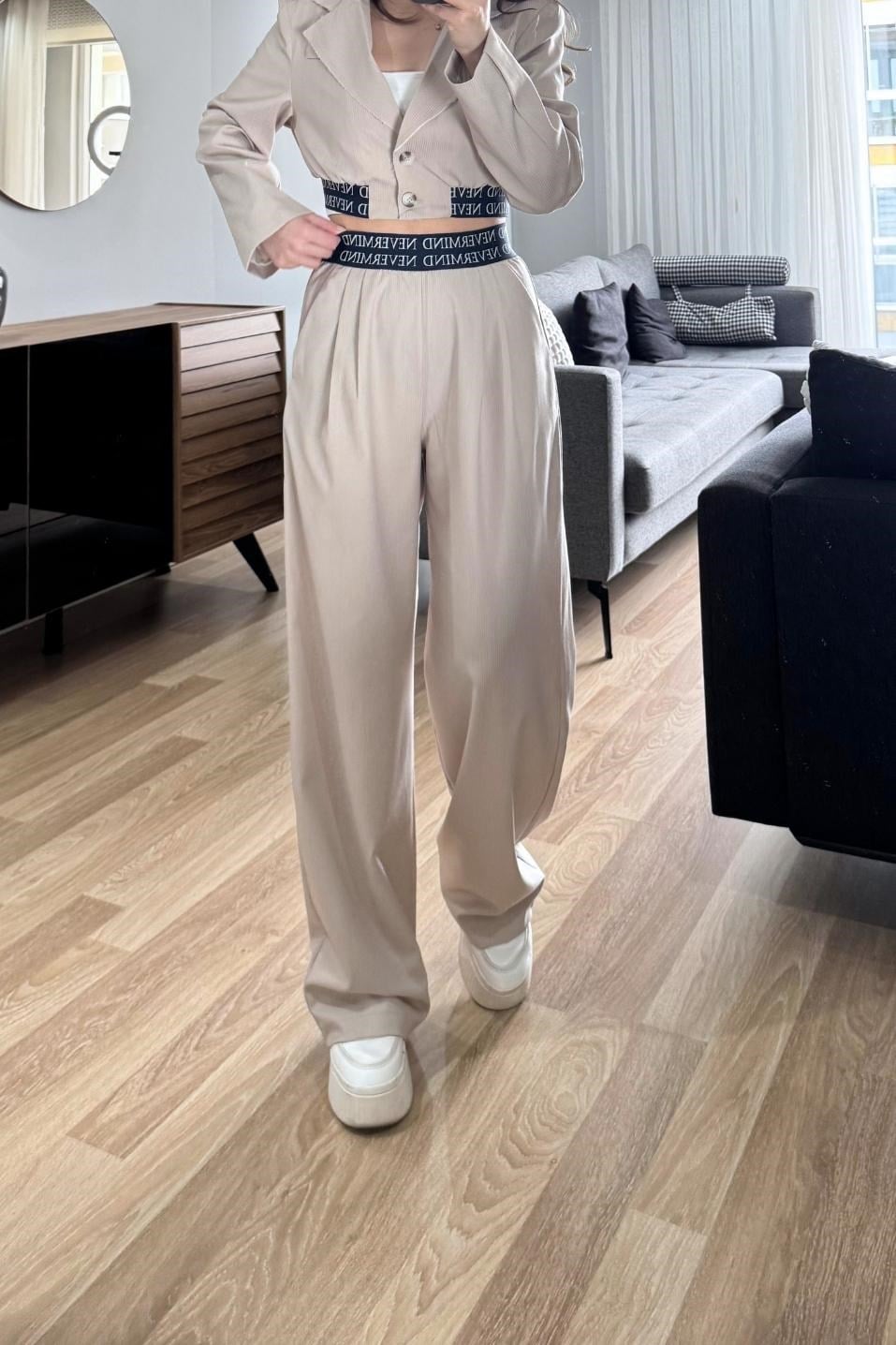 Bel Lastik Detaylı Pantolon Bej