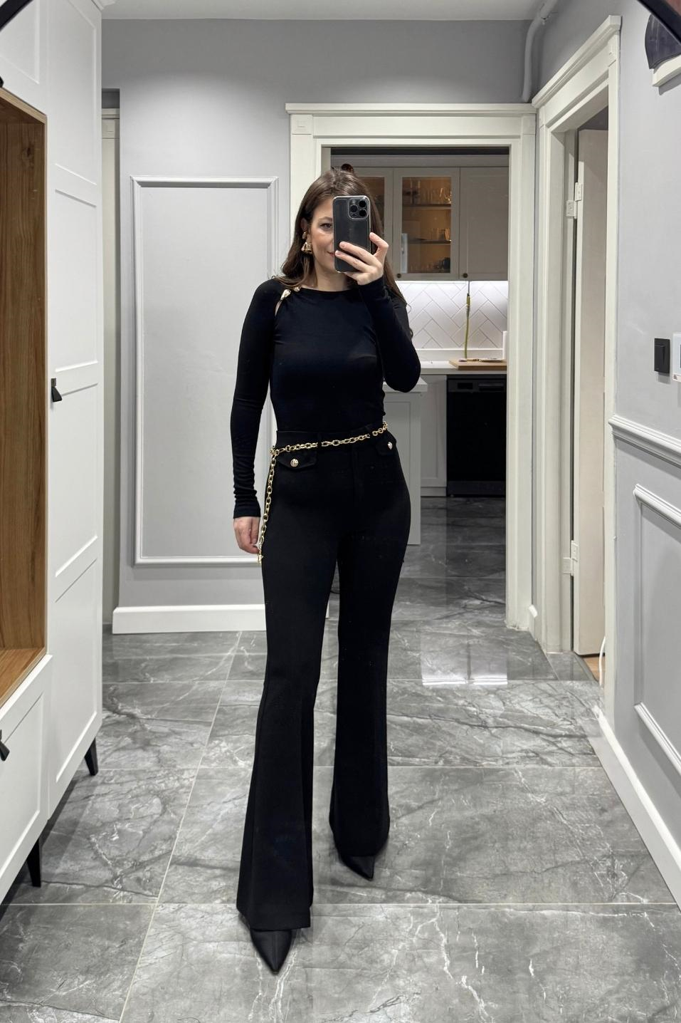 Zincir Aksesuarlı İspanyol Paça Pantolon Siyah