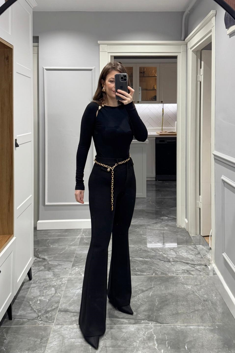 Zincir Aksesuarlı İspanyol Paça Pantolon Siyah