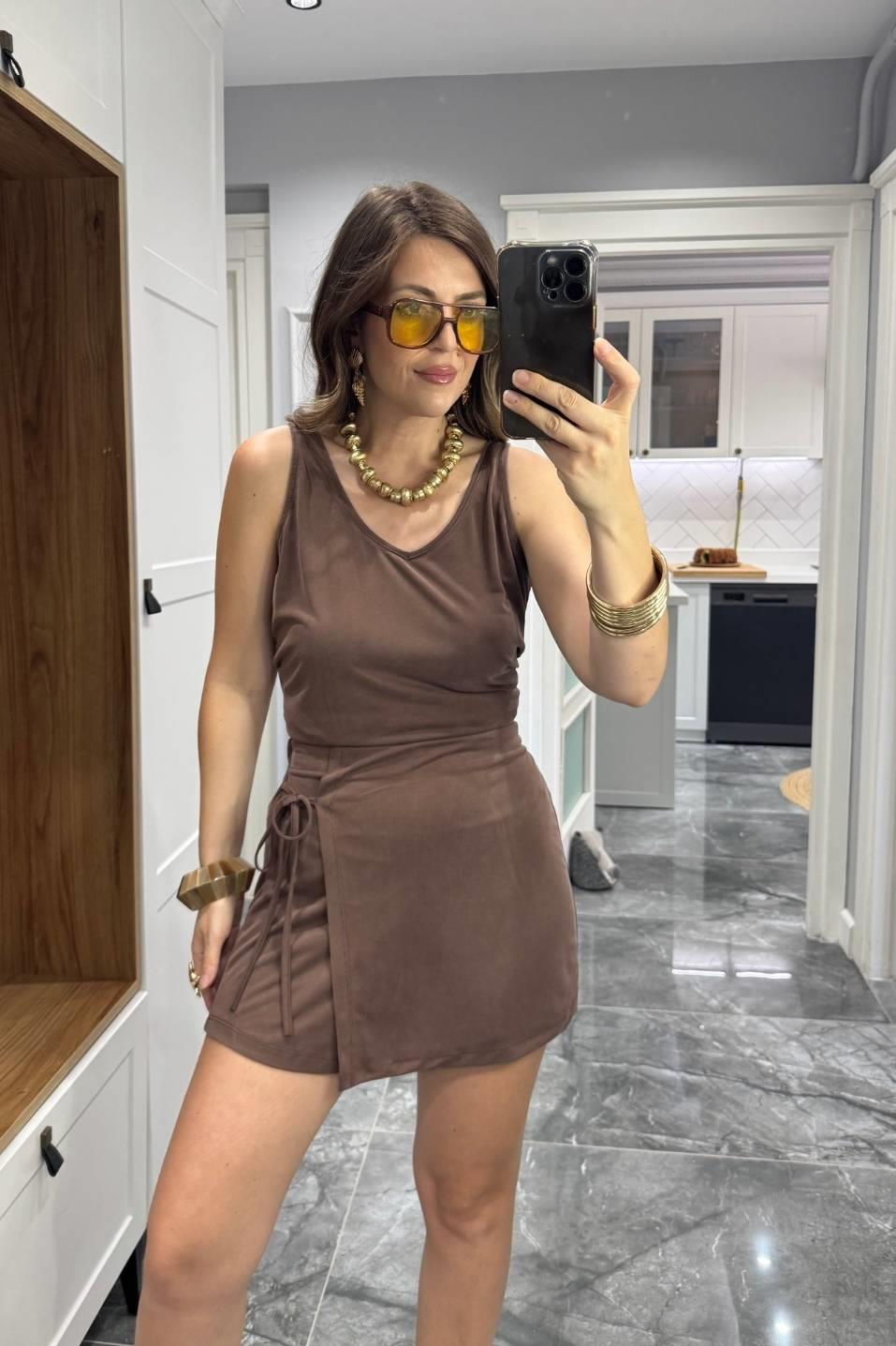 Dökümlü Etek Görünümlü Şort Kahverengi