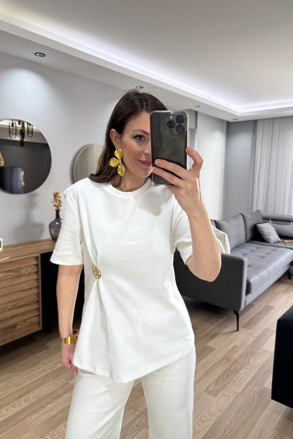 Viena Aksesuarlı Tişört Bluz Ekru