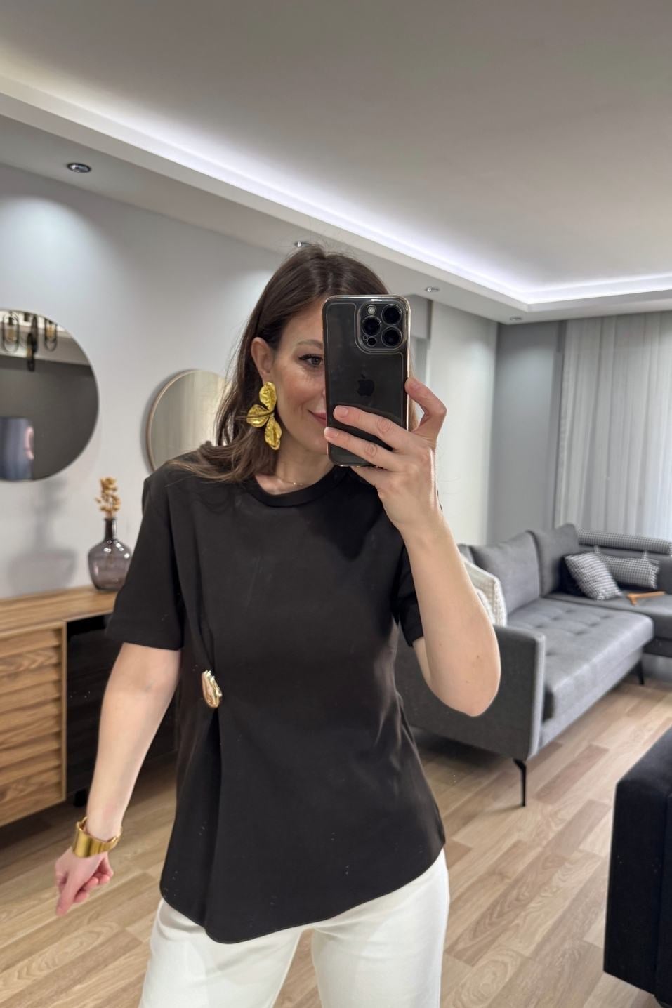 Viena Aksesuarlı Tişört Bluz Koyu Kahve
