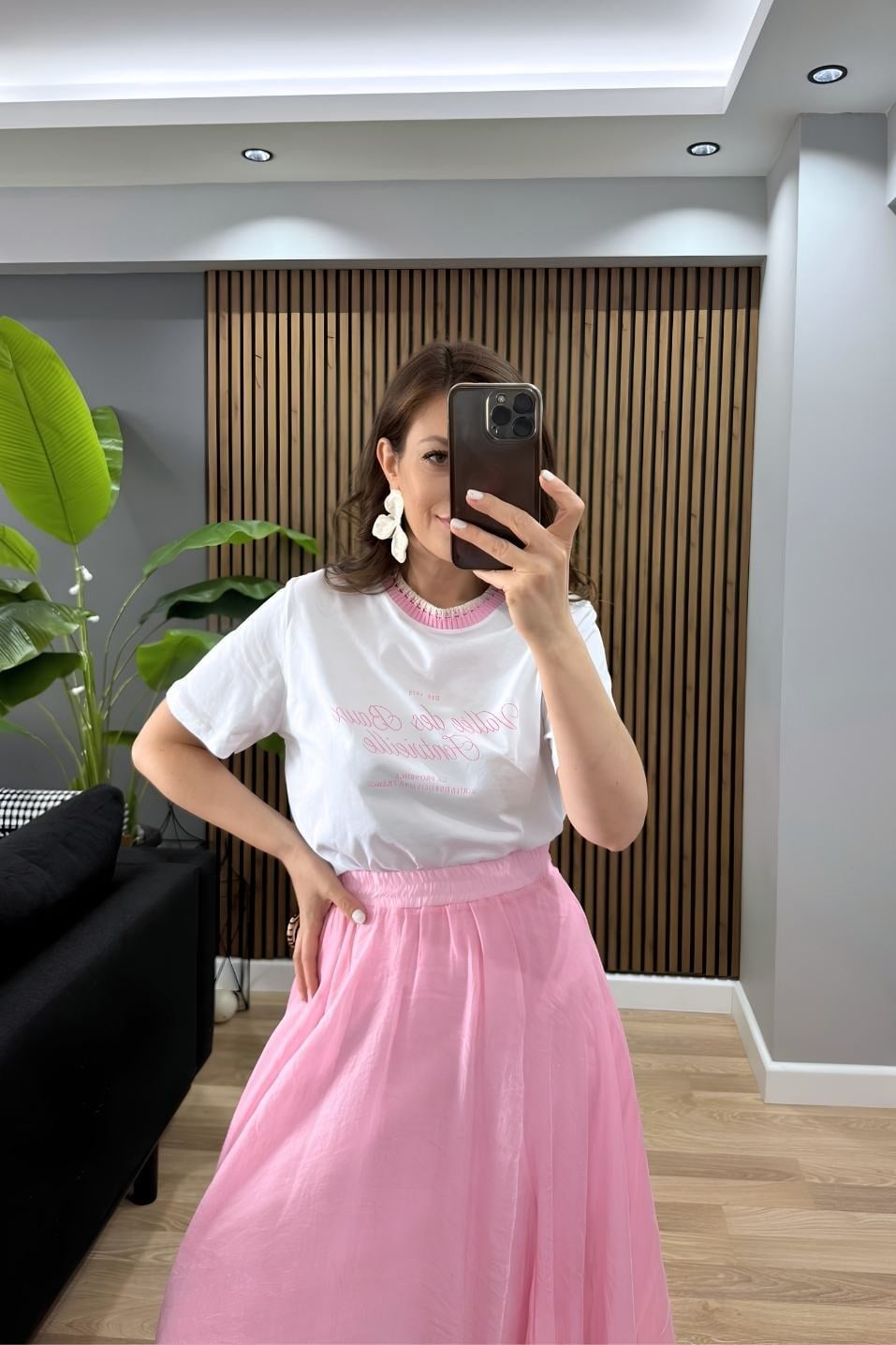 Yaka Detaylı Baskılı Tişört Ekru-Pembe