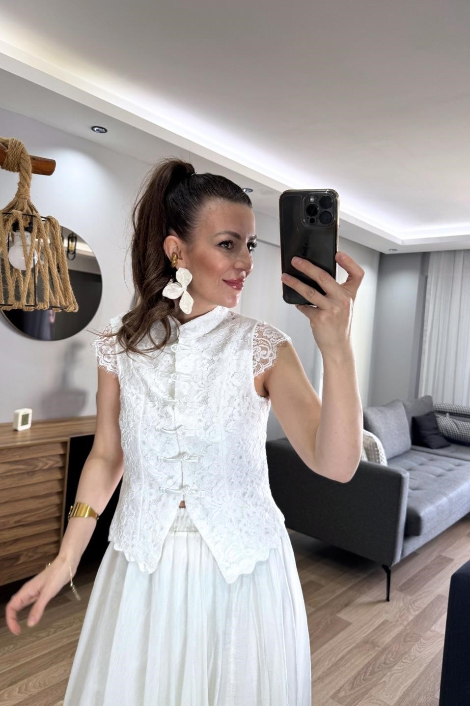 Alira Dantel Vintage Yelek Bluz Beyaz