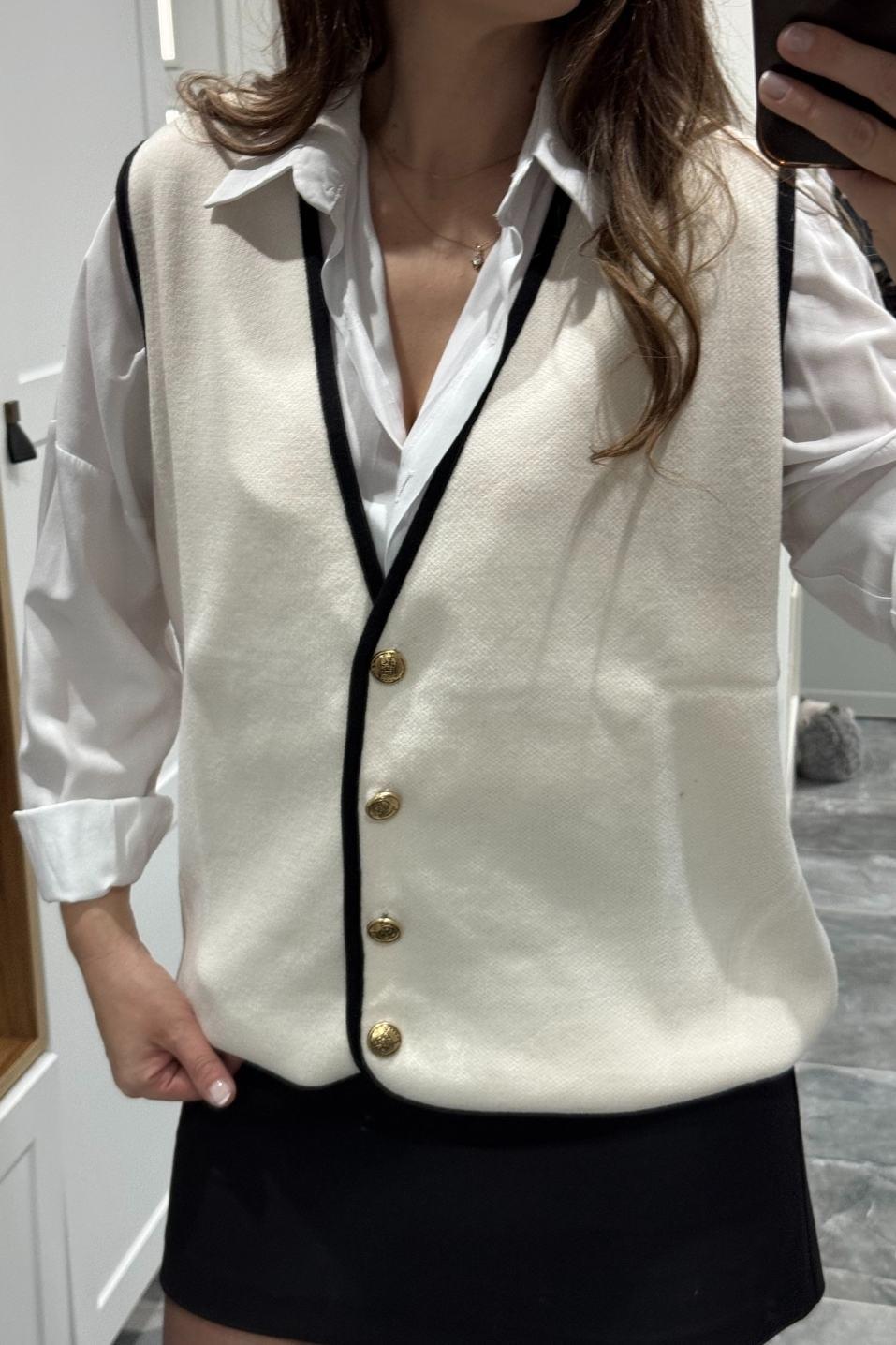 Biyeli Gold Düğmeli Triko Yelek Krem-Siyah