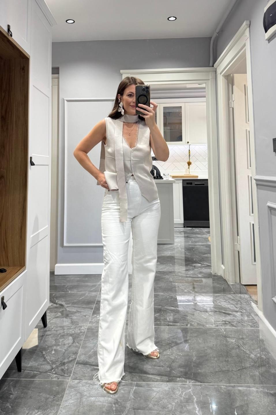 Lunara Dantel Detaylı Triko Yelek Taş