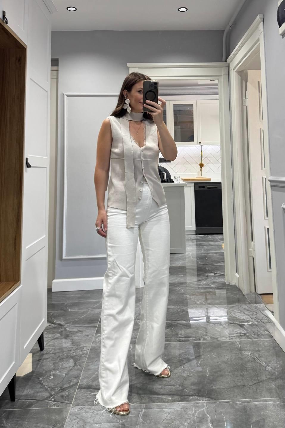 Lunara Dantel Detaylı Triko Yelek Taş