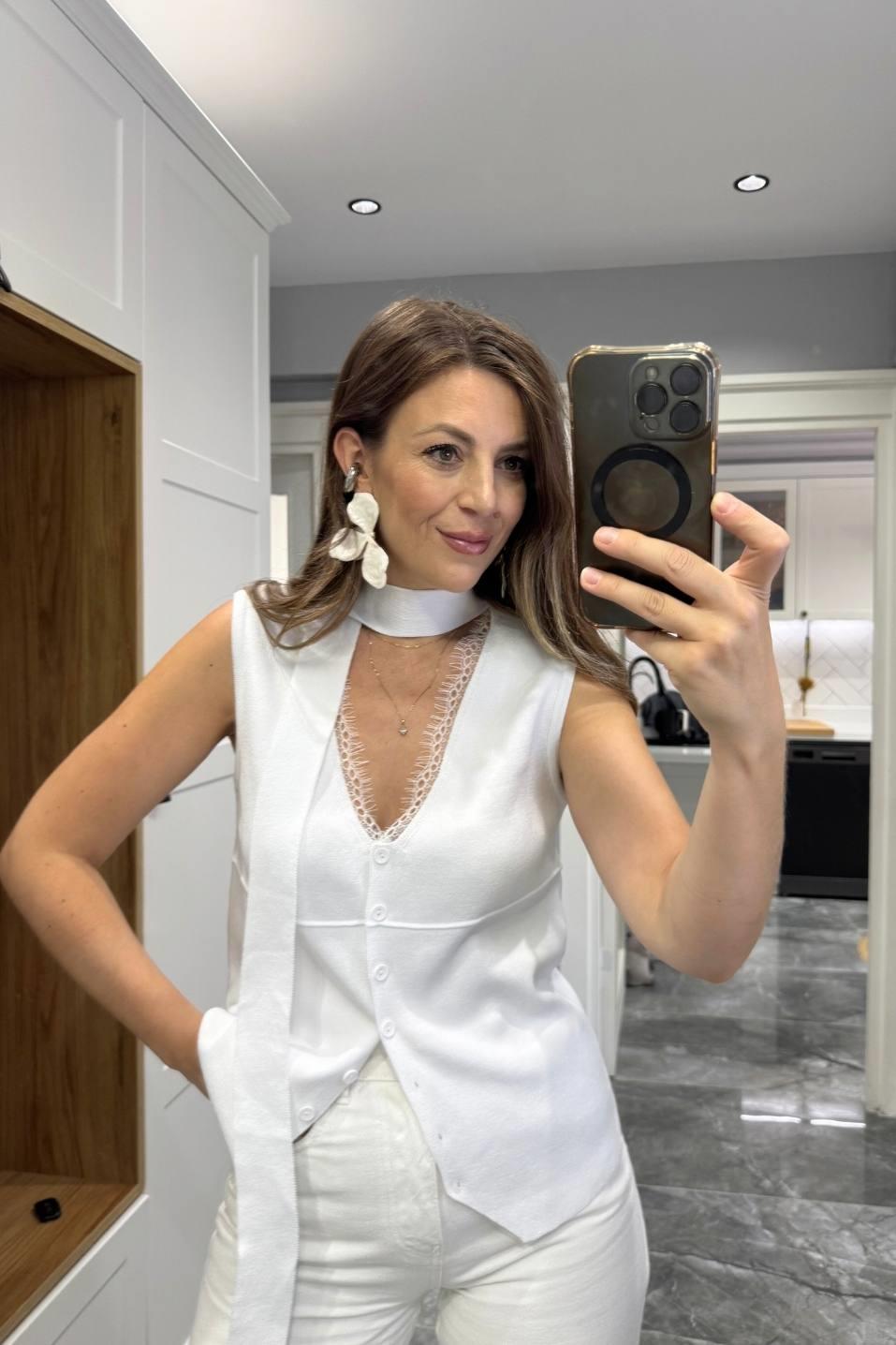 Lunara Dantel Detaylı Triko Yelek Beyaz