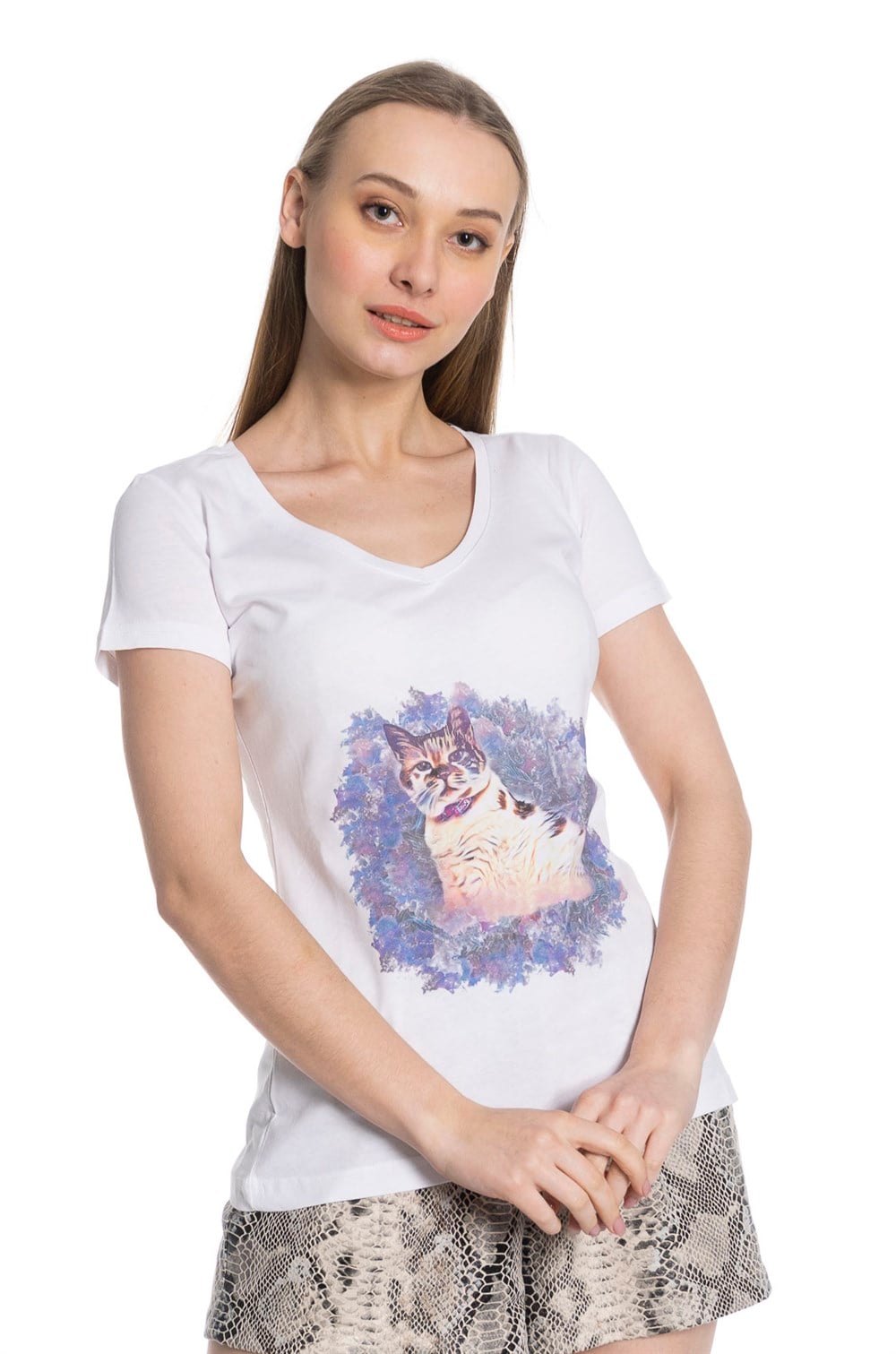V Yaka Hareli Baskı Beyaz Kadın Tshirt