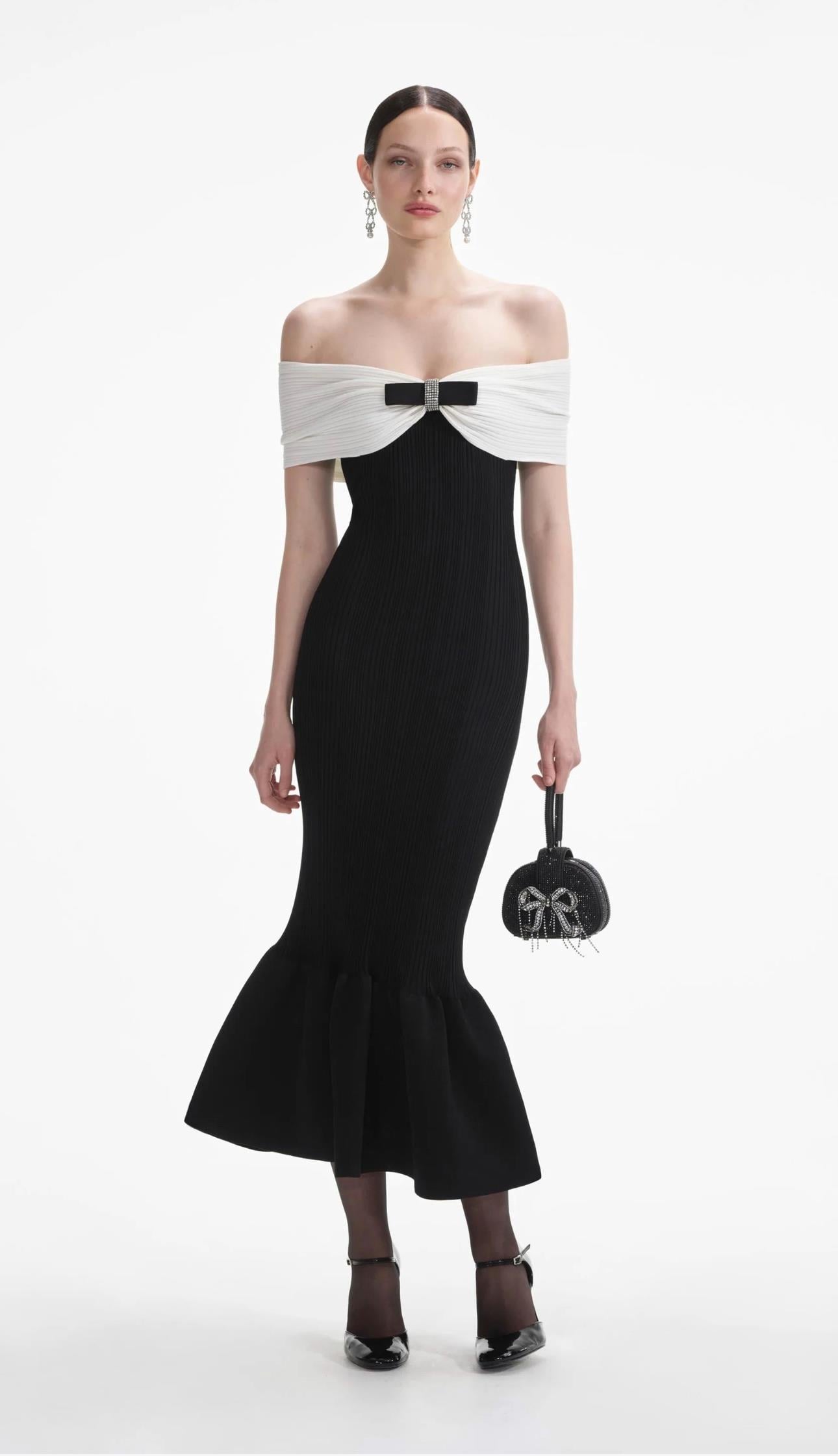 Madonna Yaka Kurdele Detaylı Triko Midi Tasarım Elbise