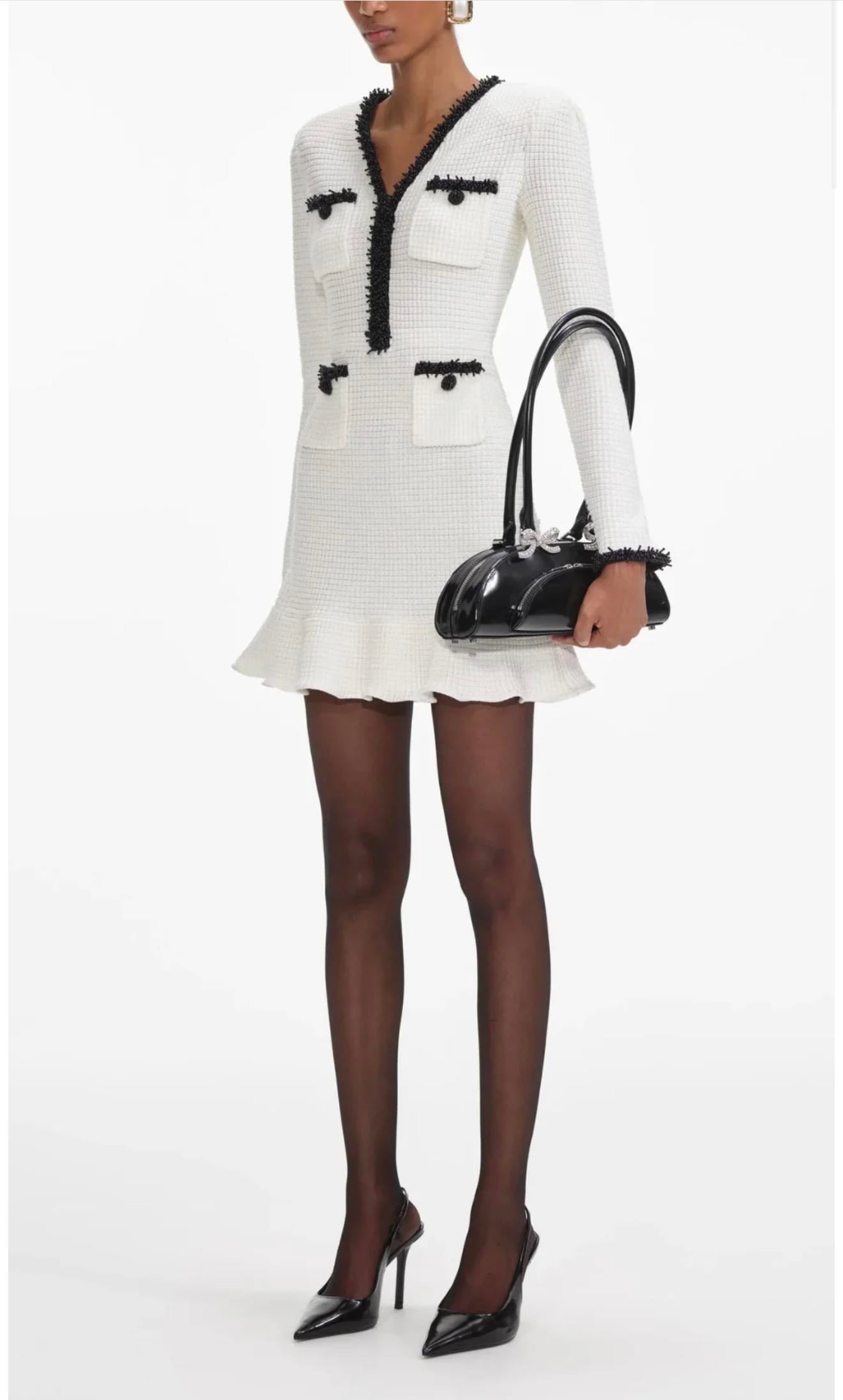 Siyah Boncuklu Cepli Beyaz Triko Tasarım Elbise