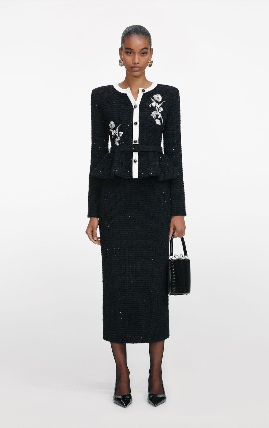 Üç Boyutlu Çiçek Detaylı Kemerl Midi Boy Tasarım Elbise