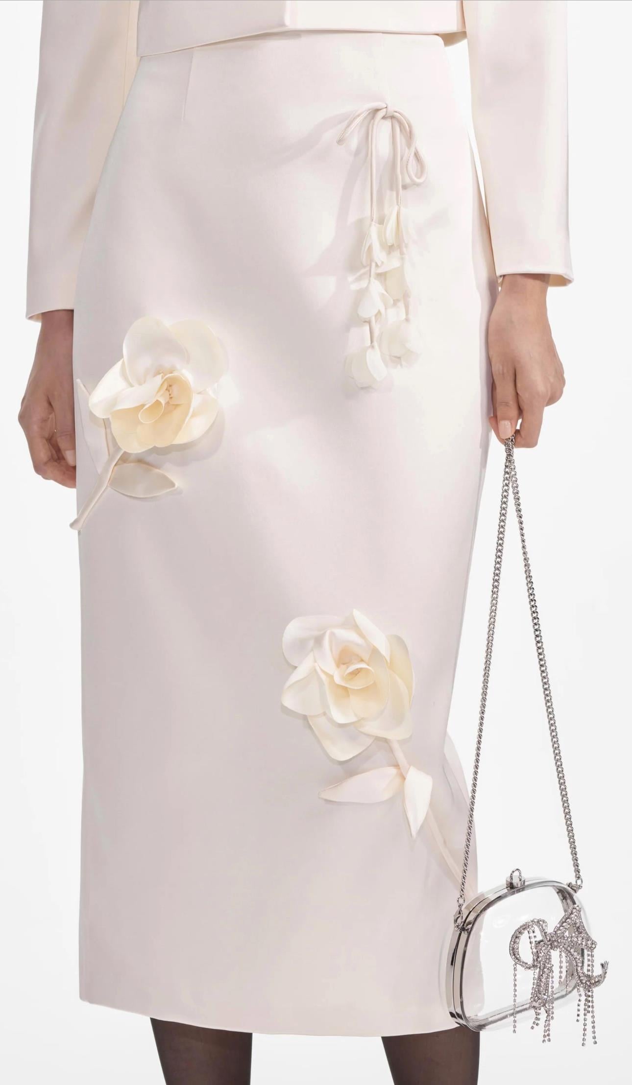 Üç Boyutlu Gül Detaylı Saten Tasarım Etek