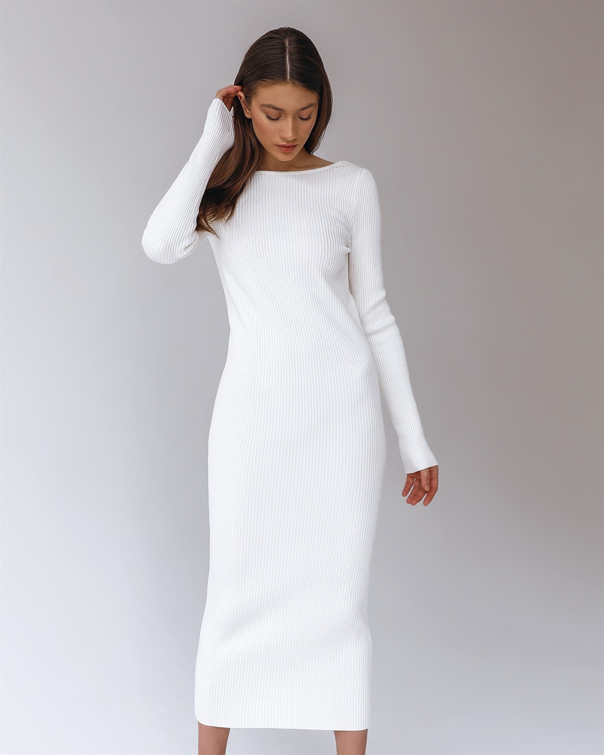 Sırtı Zincir Detaylı Tasarım Beyaz Triko Elbise - Deep Atelier