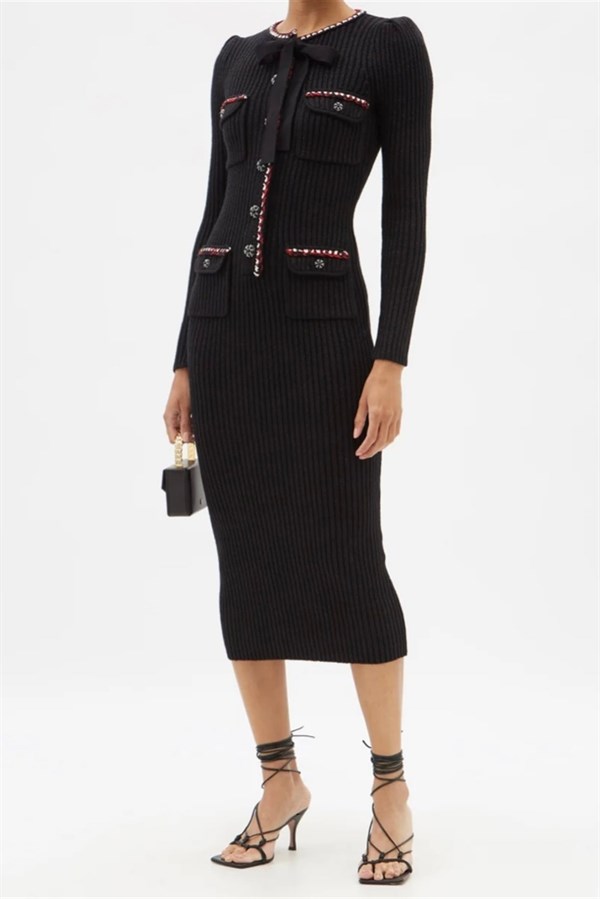 Siyah Simli Kristal Düğmeli Tasarım Triko Elbise