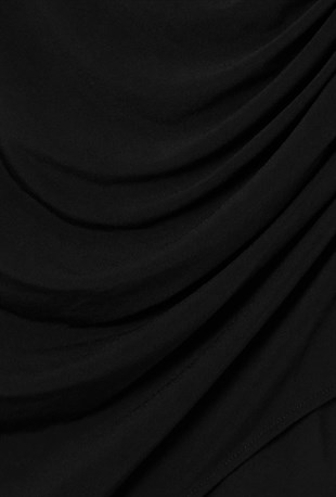 Boyundan Bağlı Siyah Drapeli Tasarım Elbise