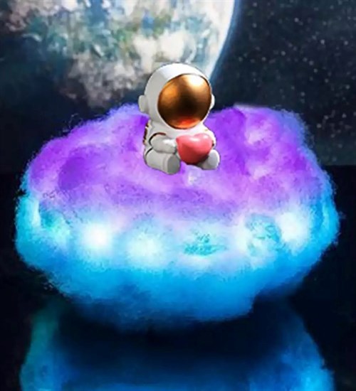 Bulut Üzerindeki Dekoratif Astronot Işık