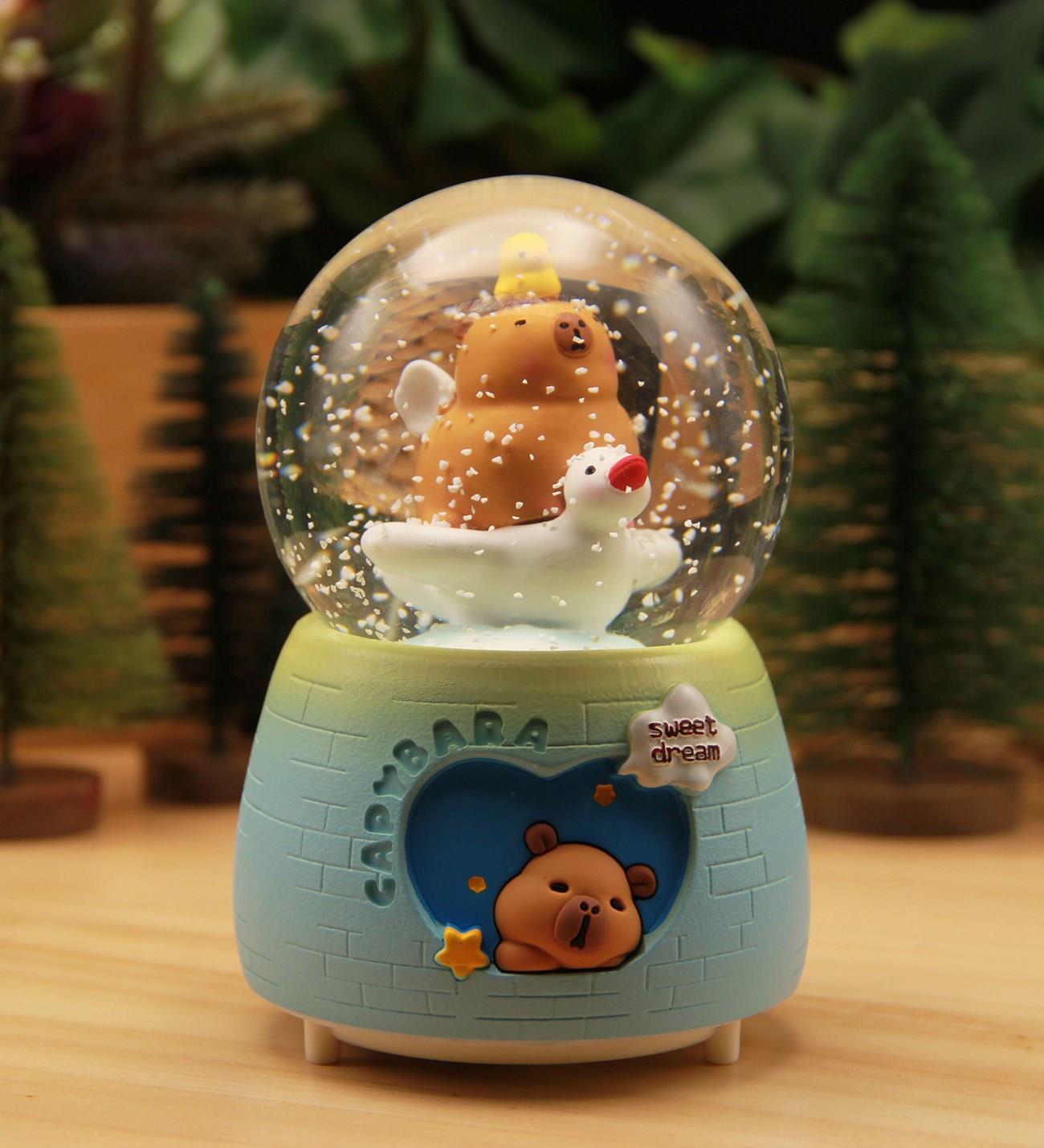 Capybara (Kapibara) Işıklı ve Müzikli Kar Küresi Büyük Boy 