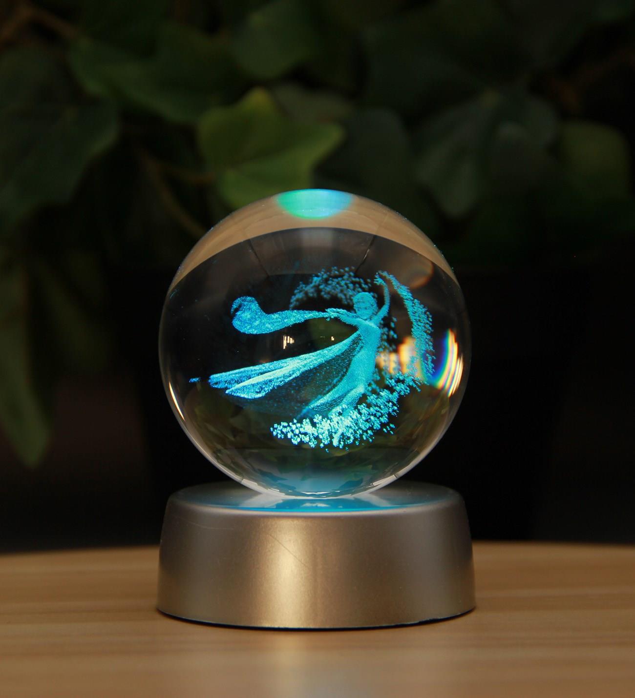 Işıklı ve 3D Boyutlu Kristalleşmiş Cam FROZEN ELSA Küre