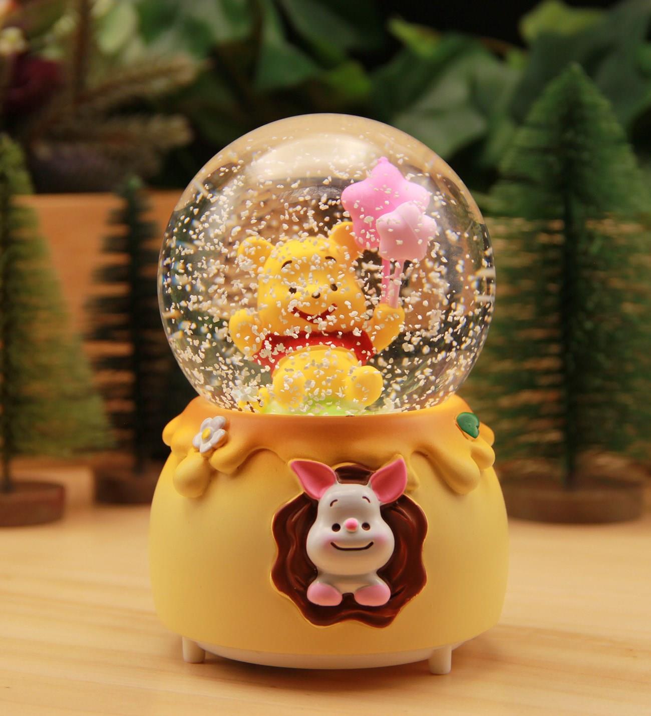 Winnie The Pooh Işıklı ve Müzikli Kar Küresi Büyük Boy - A