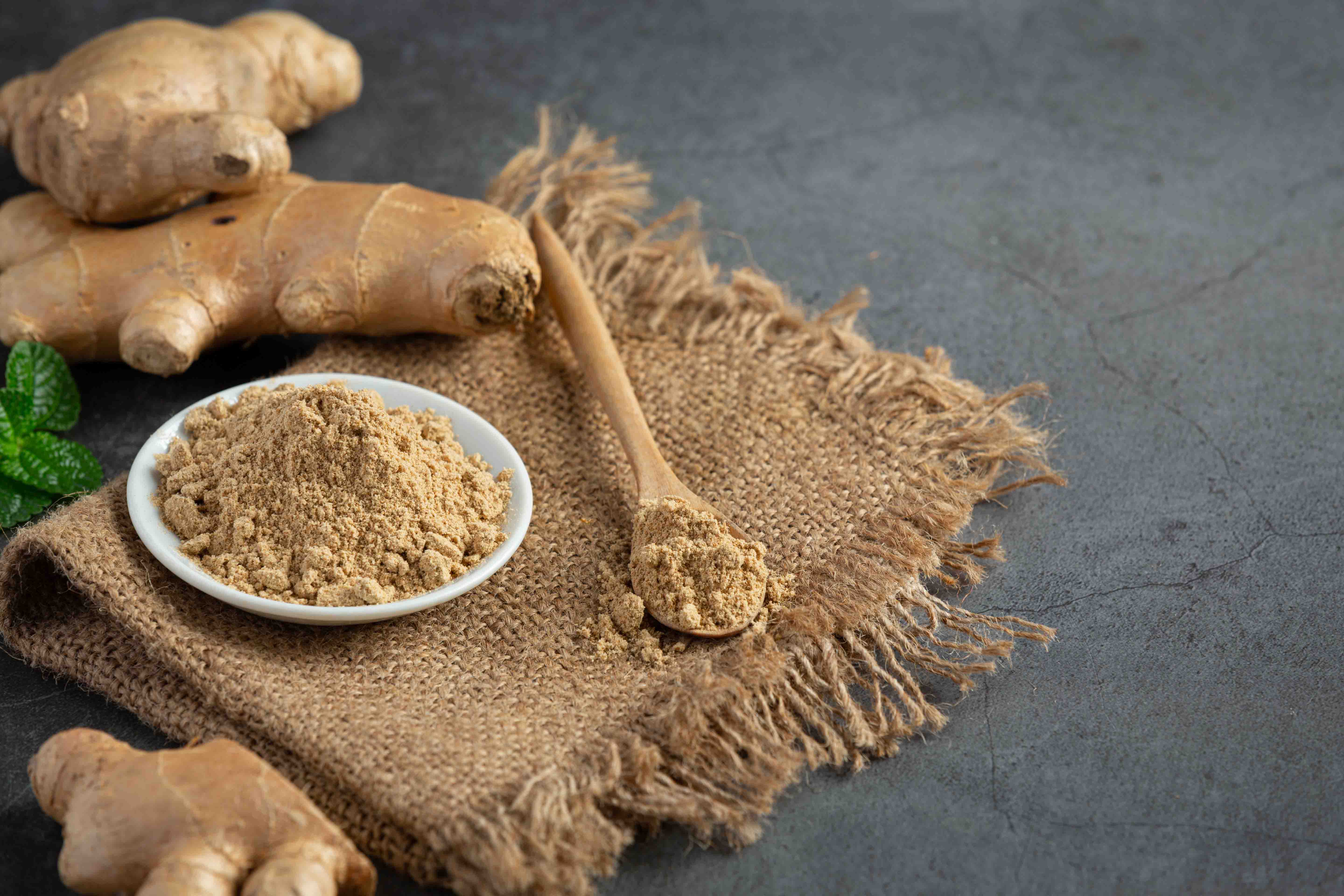 Toz Zencefil Nedir? Nasıl Tüketilir ve Faydaları Nelerdir?