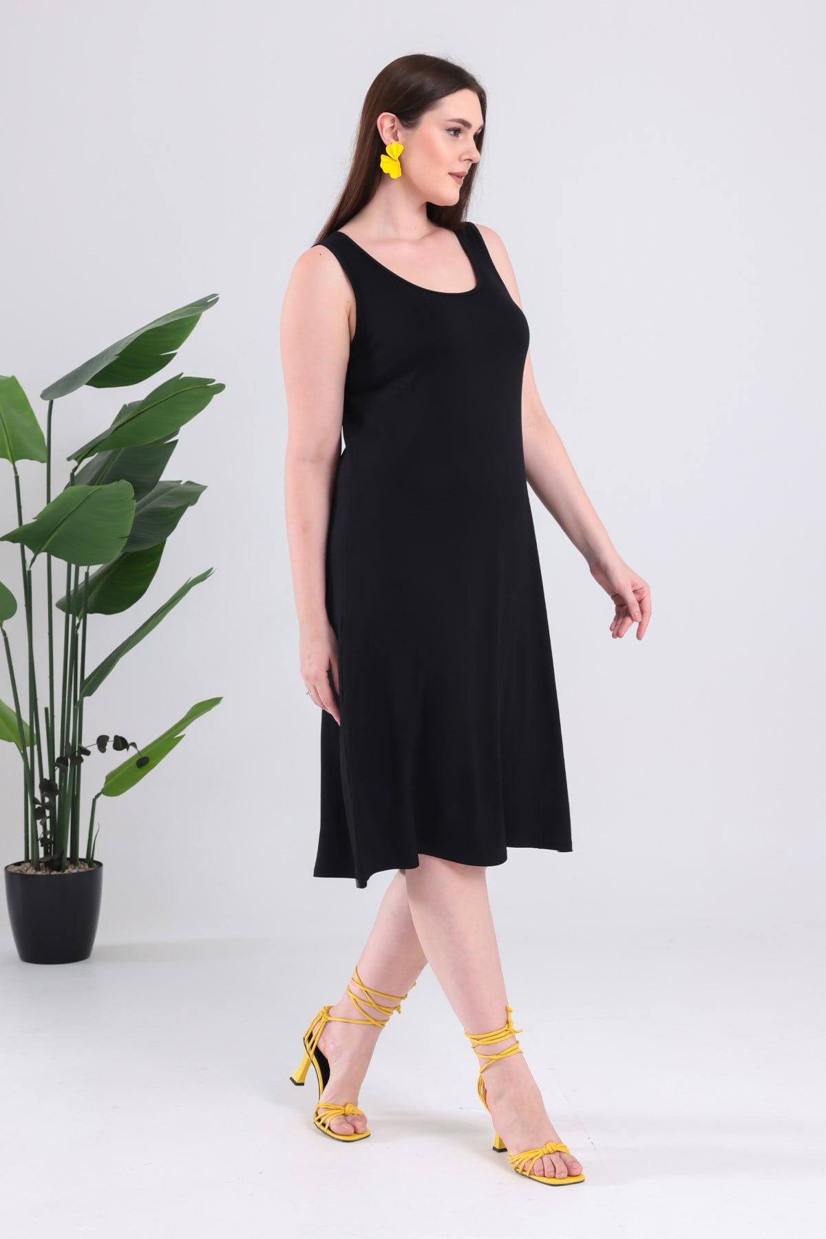 Kadın Siyah Askılı Büyük Beden Elbise