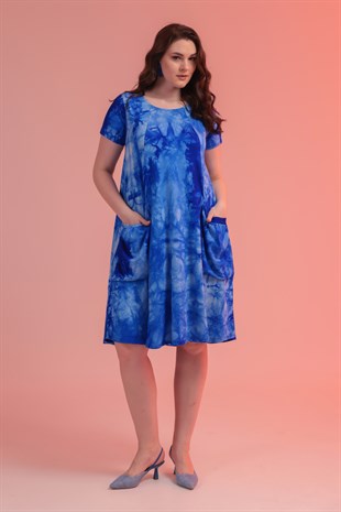 Kadın Saks Mavi Batik Boyama Cepli Salaş 42-54 Uyumlu Standart Beden Esnek Elbise
