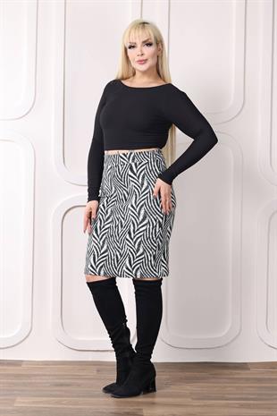 Kadın Siyah Beyaz Geometrik Şerit Desen Esnek Süet Kalem Etek