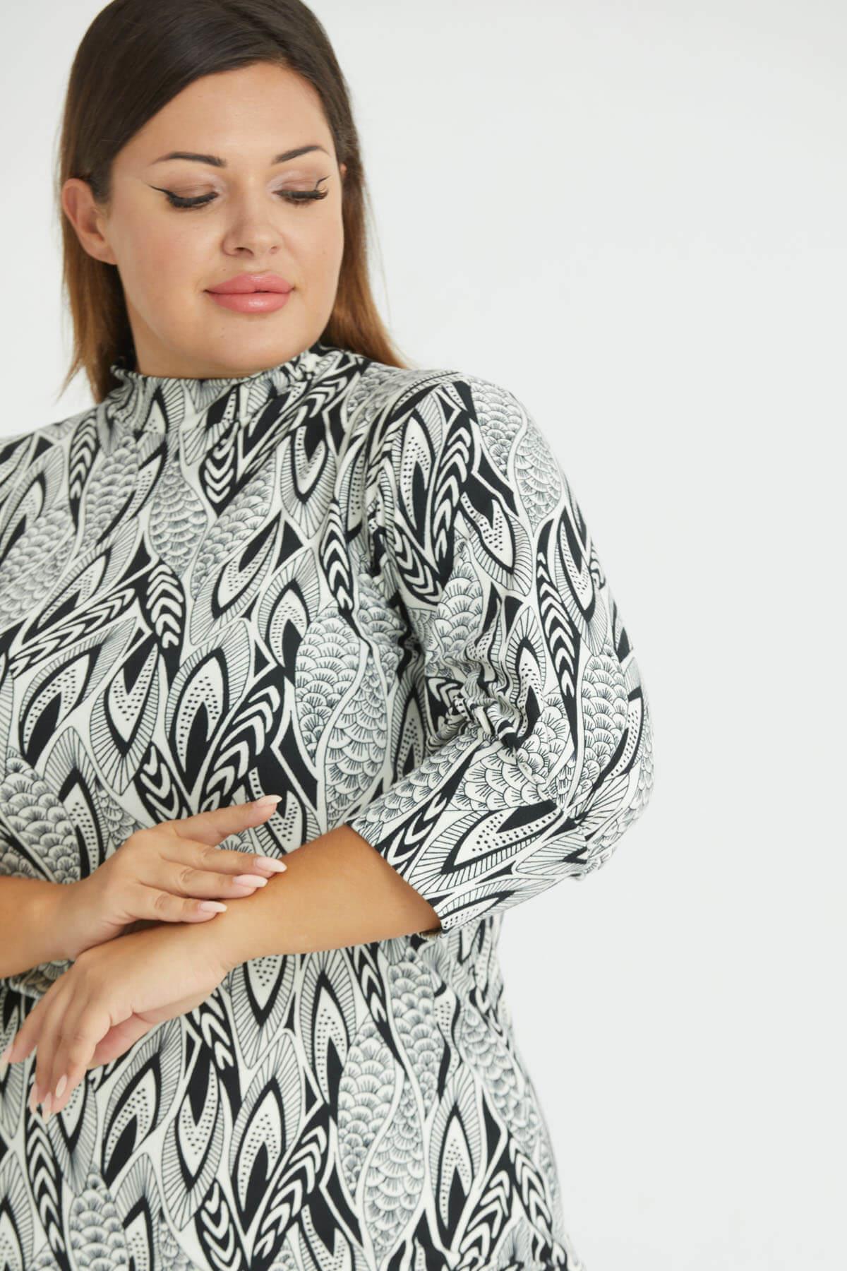 Kadın Siyah Beyaz Asimetrik Yaprak Desen Yarım Balıkçı Yaka Büyük Beden  Yırtmaçlı Esnek Süet Elbise