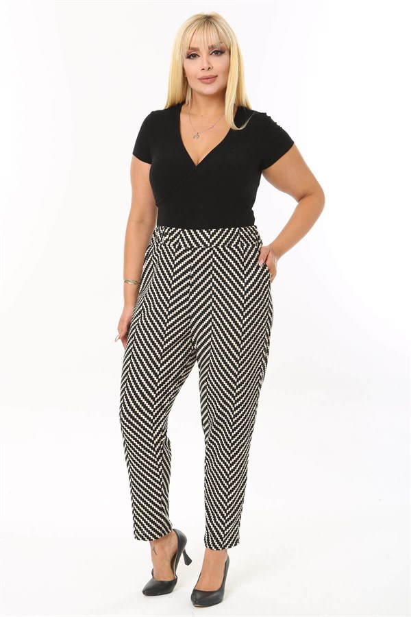 Kadın Siyah Beyaz Şerit Zigzag Desen Esnek Krep Kumaş Havuç Pantolon