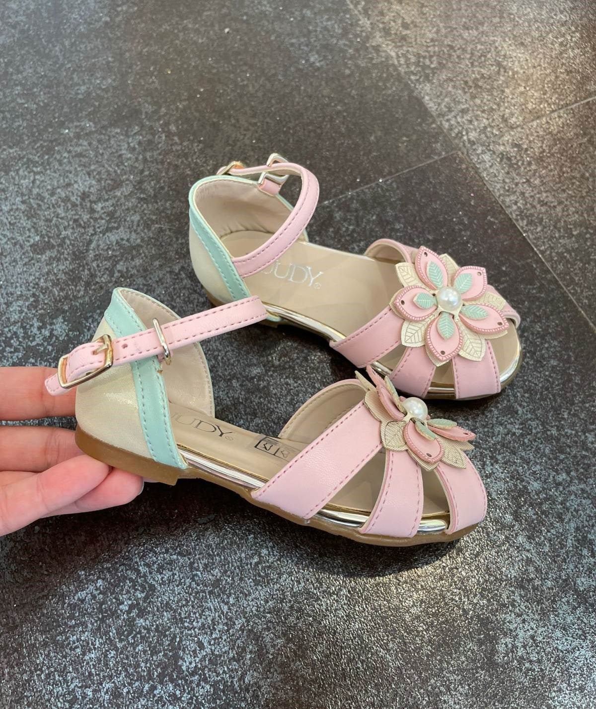 26-30 NUMARA SANDALET ÇİÇEKLİ MİNT-PUDRA