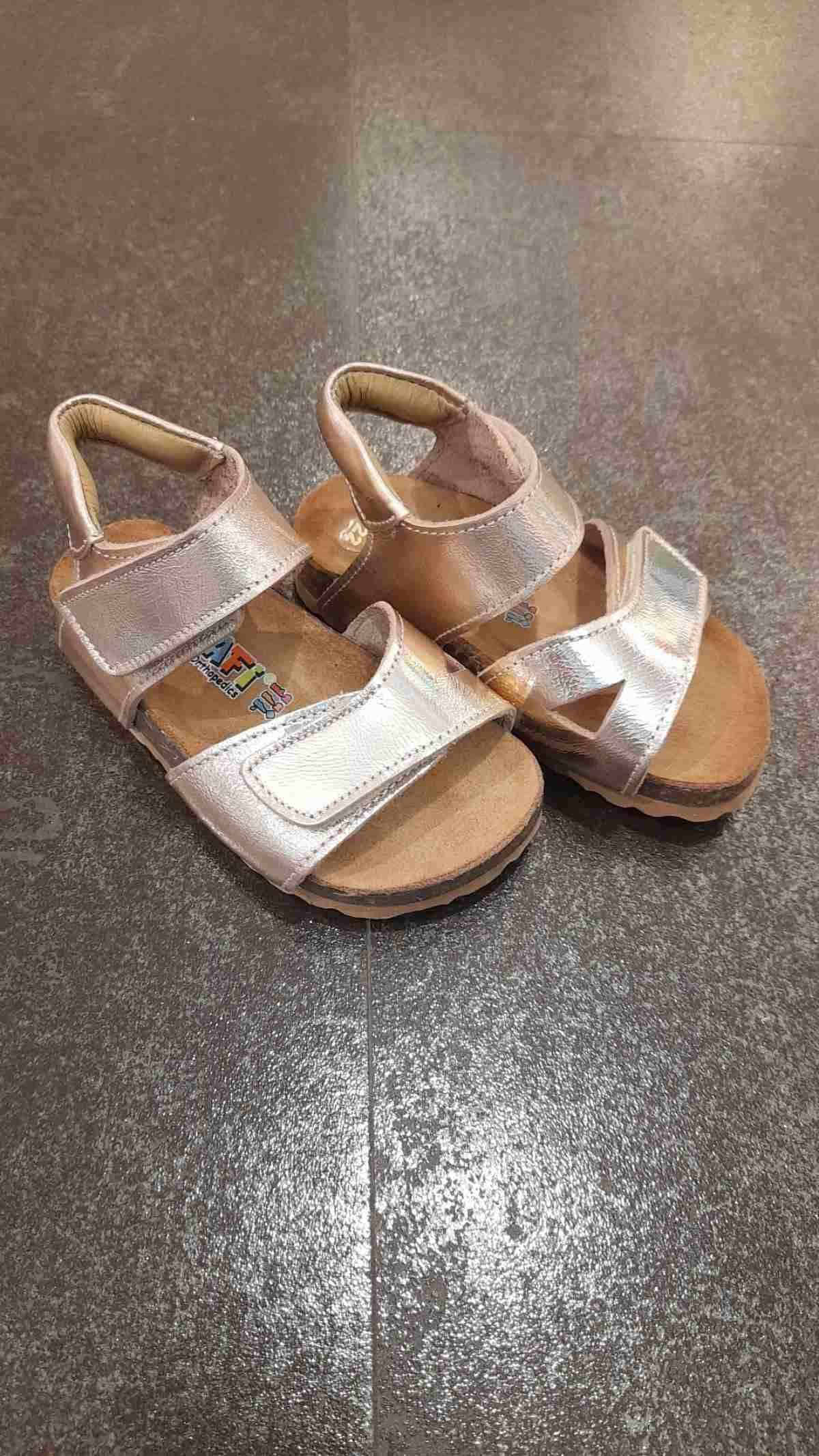 22-36 Numara Mantar Taban Deri Sandalet