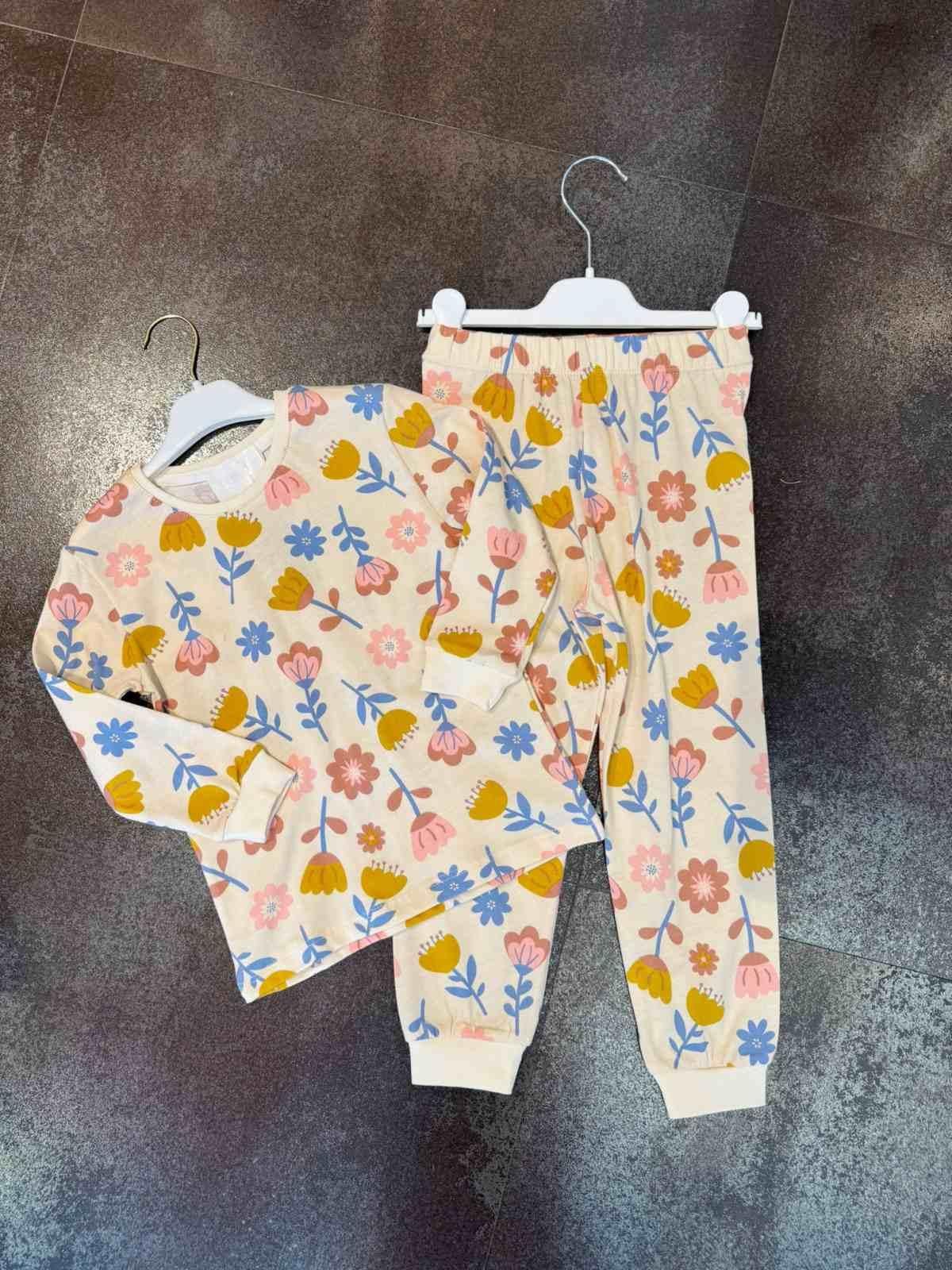 3-8 Yaş Kız Çocuk Desenli Pijama Takım