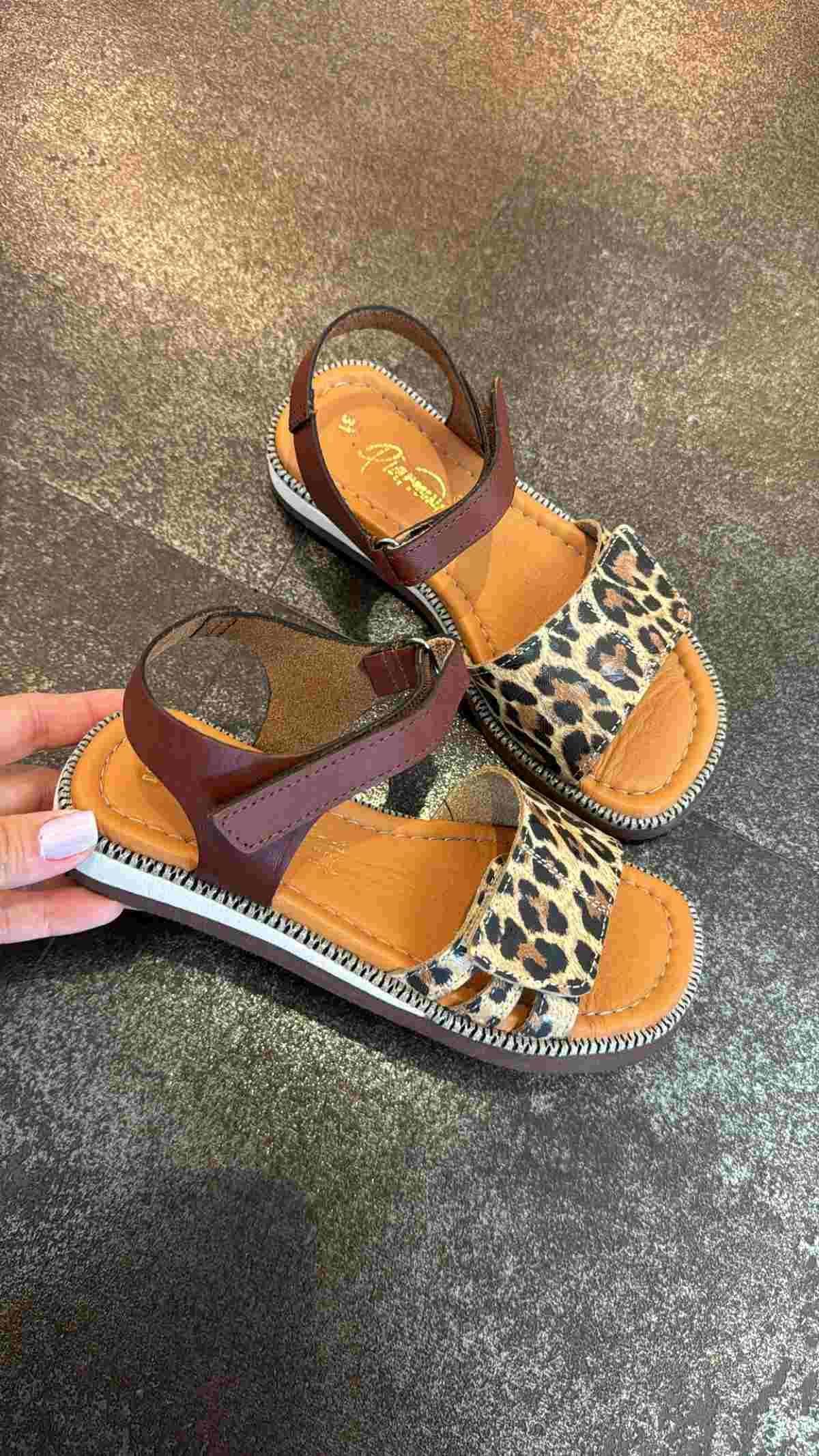 31-36 Numara Kız Çocuk Leopar Deri Sandalet