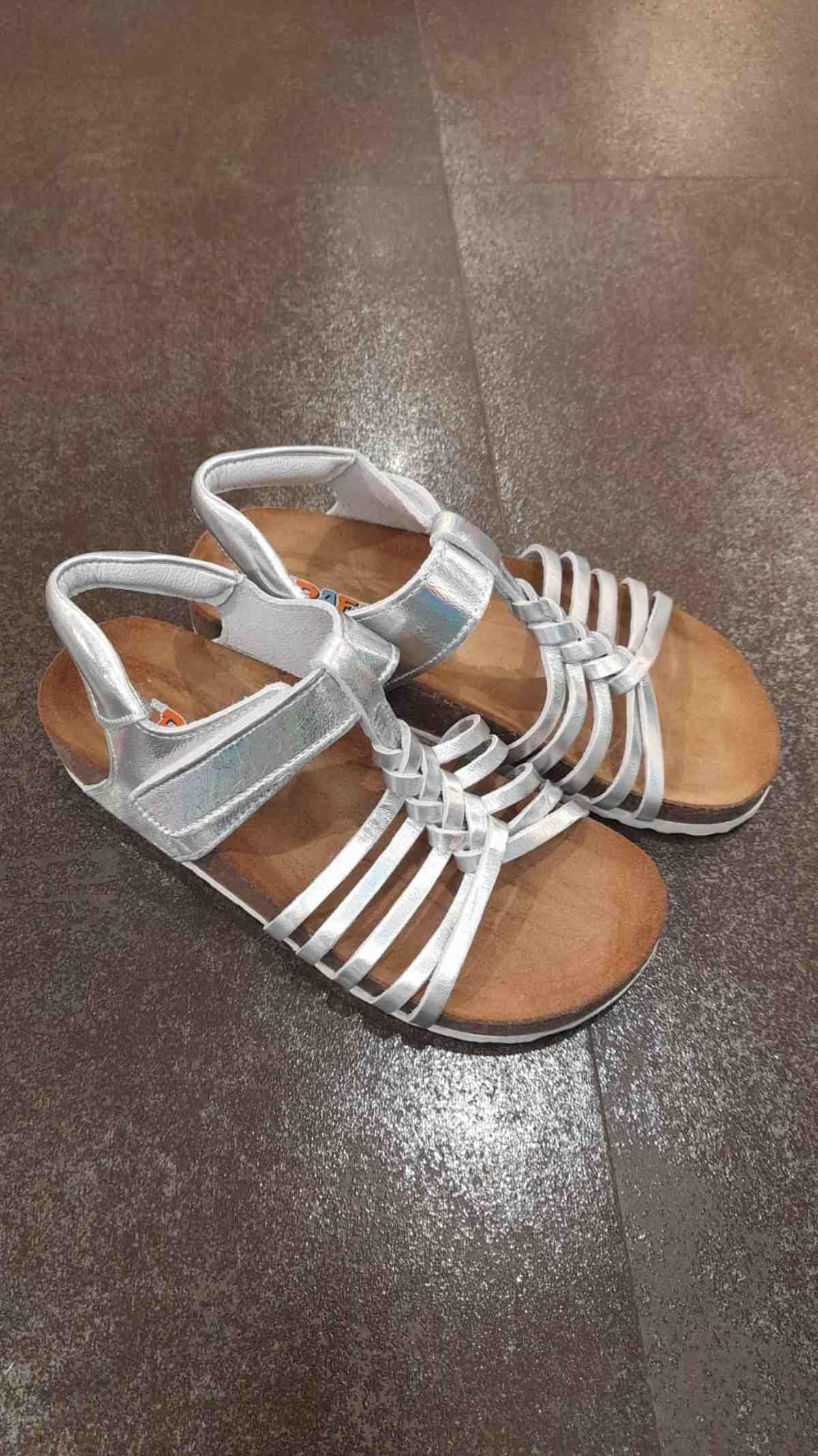 32-36 Numara Mantar Taban Deri Sandalet