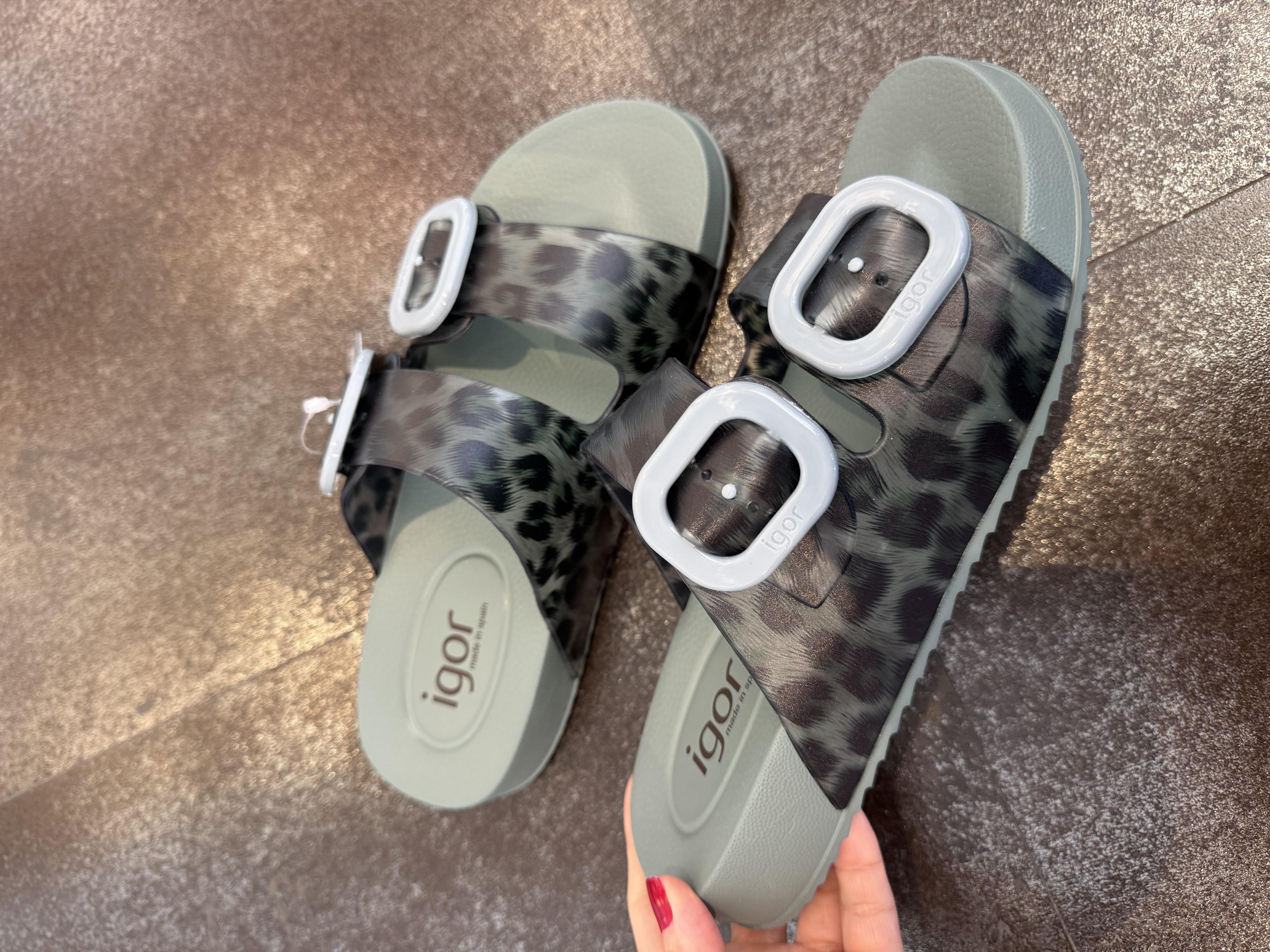 İgor S10336 Habana Brillo Leopar Terlik