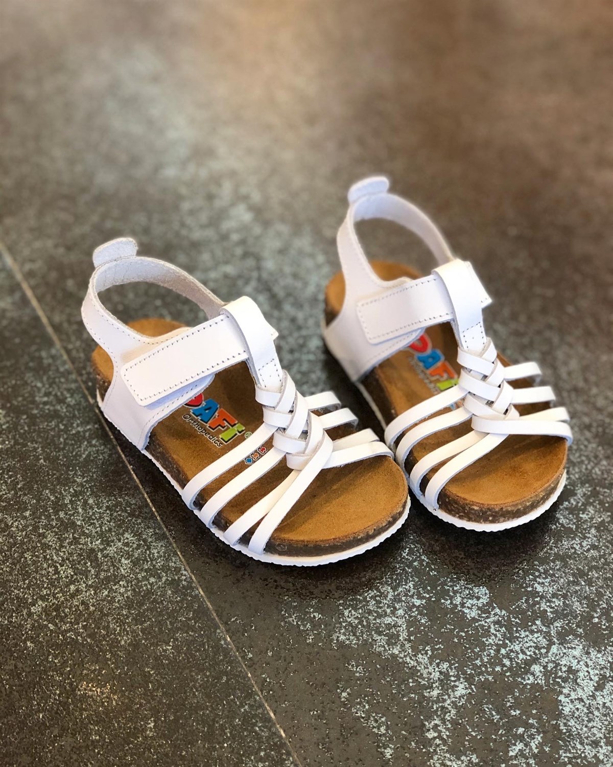 SANDALET MANTAR TABAN DERİ BEYAZ