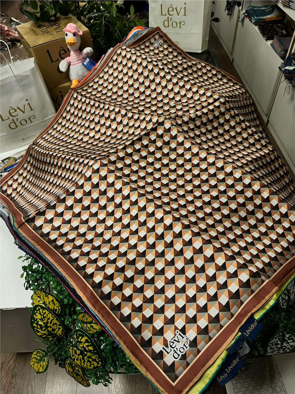 LEVİDOR % 100 İPEK TWİL EŞARP BAYRAM FIRSATI