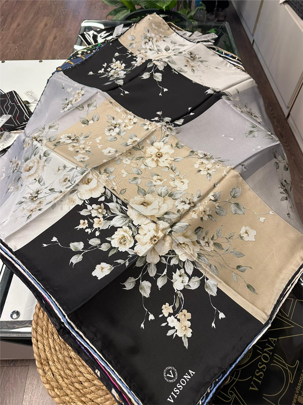 VİSSONA %100 İPEK TWİL EŞARP