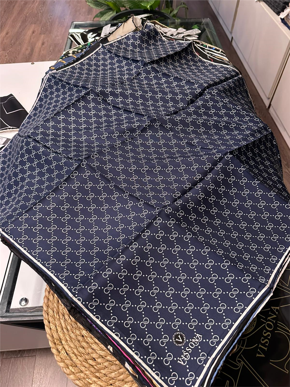 VİSSONA %100 İPEK TWİL EŞARP