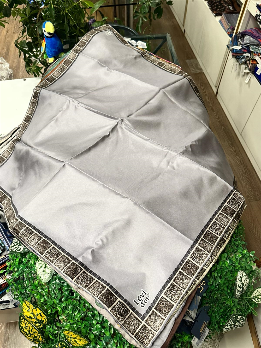 LEVİDOR YAZ SEZON FIRSATI % 100 İPEK TWİL EŞARP