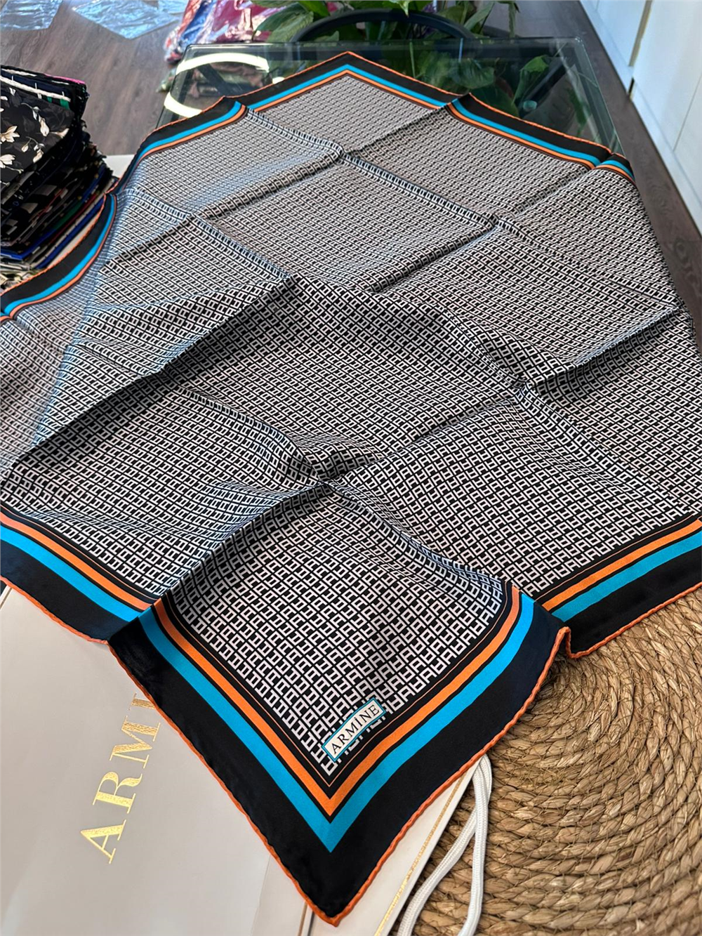 ARMİNE  %100 İPEK SURA EŞARP